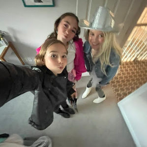 Meet your Posher, Hope